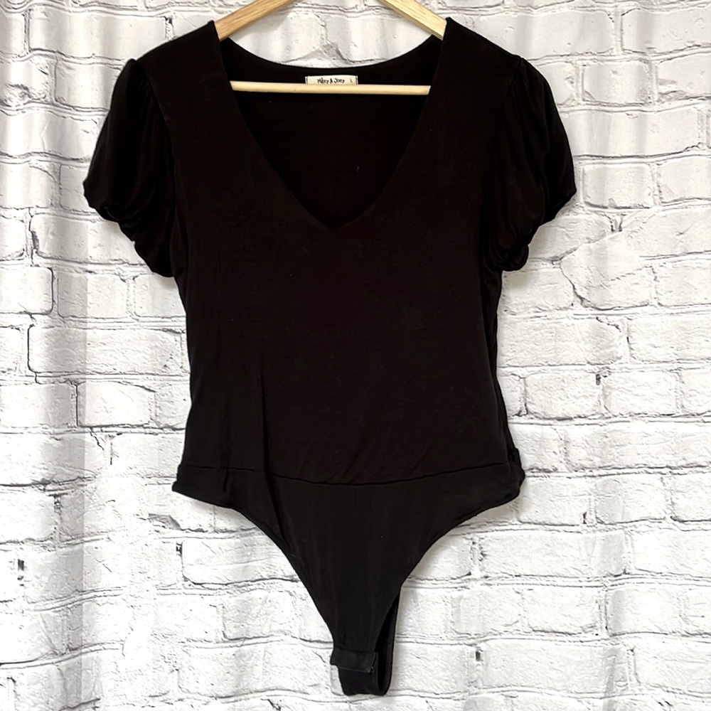 M&J • Puff Sleeve Body Suit